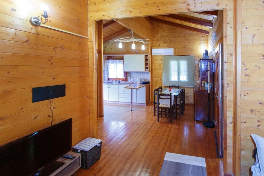 דירות Wooden House In יואנינה מראה חיצוני תמונה