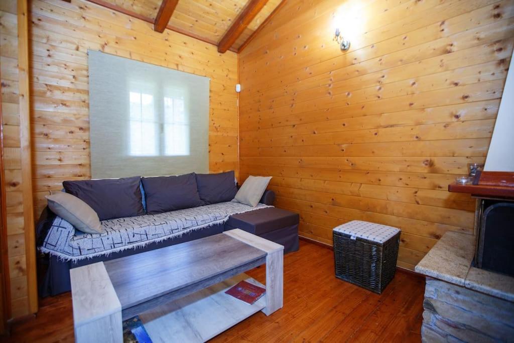 דירות Wooden House In יואנינה מראה חיצוני תמונה