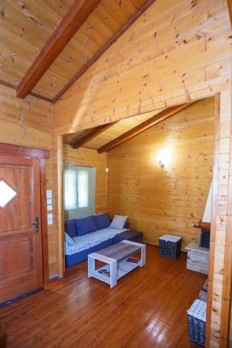 דירות Wooden House In יואנינה מראה חיצוני תמונה
