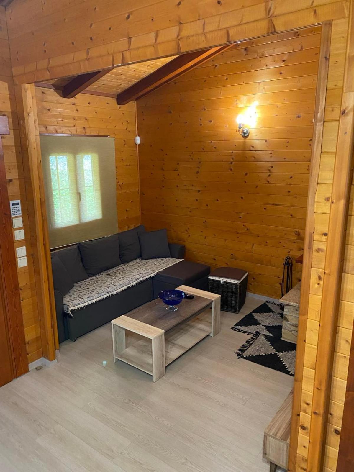דירות Wooden House In יואנינה מראה חיצוני תמונה