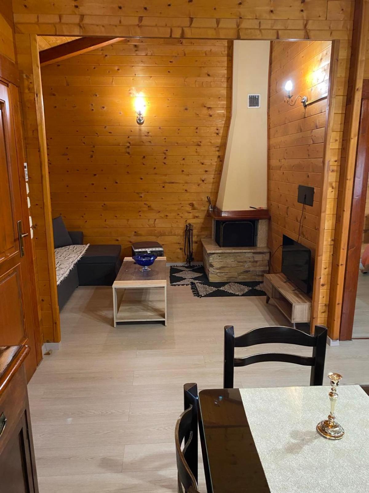דירות Wooden House In יואנינה מראה חיצוני תמונה