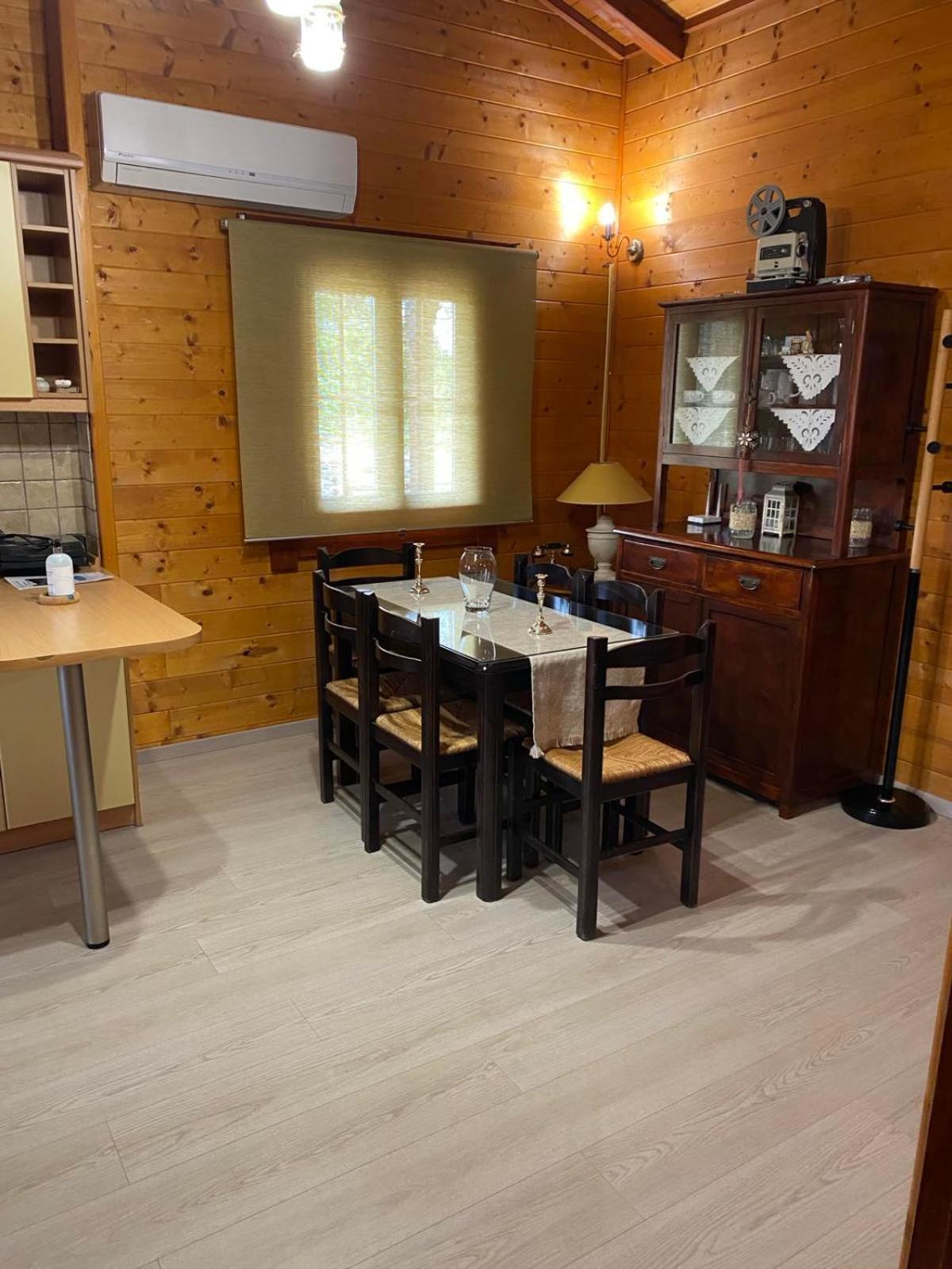 דירות Wooden House In יואנינה מראה חיצוני תמונה