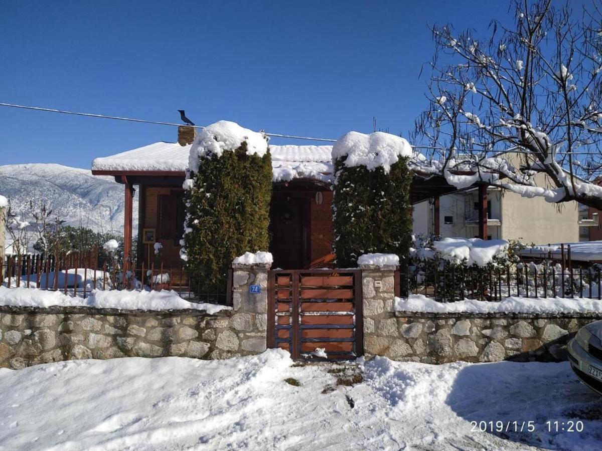 דירות Wooden House In יואנינה מראה חיצוני תמונה